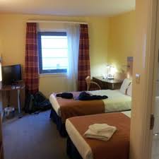 Guests can enjoy free breakfast during their stay. Holiday Inn Express London Croydon Croydon 1 Priddy S Yard Croydon