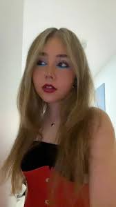 I wanna know who’s worshipping me rn x #findom #mistress #dom #paypiguk  #piggy #paypig #goddessenergy #paypig #findomme #paypiggy #findomtok  #goddess #finsub