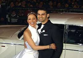 Publicaba por primera vez unas imágenes de rafa márquez y jaydy mitchel mostrando su amor en público. Vida Personal