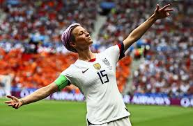Последние твиты от megan rapinoe dancing to (@rapinoedancing). Aussergewohnliche Jubelpose Aussergewohnliche Frau Us Fussball Star Megan Rapinoe Stuttgarter Zeitung