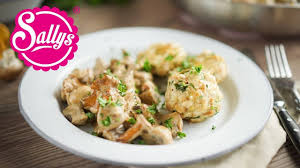 Semmelknodel Grundrezept Pilzragout Mit Pfifferlingen Schwammerln Youtube Rezepte Semmelknodel Rezept Pilzragout