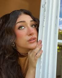 Madeline Rose's Instagram, Twitter & Facebook