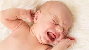 Bayi menangis terus tanpa henti, padahal tidak demam atau tengah sakit. 5 Penyebab Bayi Menangis Sebelum Tidur Kumparan Com