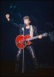 Si, comme dirait kaiser söze dans usual suspect. Johnny Hallyday Retour Sur Ses 40 Tenues De Scene Les Plus Mythiques Tenues De Scene Johnny Hallyday Photo Johnny Hallyday