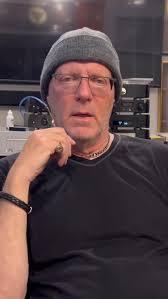 Read the advice of longtime audiophile Jay Jay French (guitarist of Twisted  Sister)