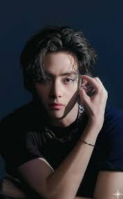 So handsome taehuyng ✨🌼✨