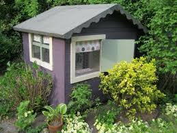 Klassisches Gartenhaus Schwedenstil Gartengestaltungsideen Gartenhaus Gartengestaltung Garten Landschaftsbau