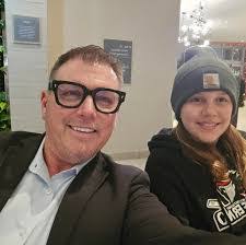 Cara Rayburn's Instagram, Twitter & Facebook