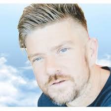 Derek Stead's Instagram, Twitter & Facebook