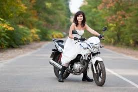 Check spelling or type a new query. Hochzeits Paare Die Spass Auf Dem Motorrad Lizenzfreie Fotos Bilder Und Stock Fotografie Image 24824695