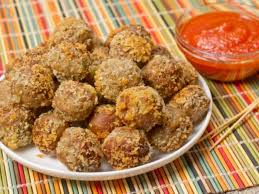 Bakso ayam atau daging lainnya, agak sedikit padat. Ide Ngemil Hari Ini Membuat Bakso Ayam Goreng Plus Saus Pedas Indozone Id
