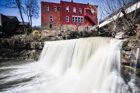 This is the 15th largest combined area in the united states. Chagrin Falls Waterfall Wikipedia