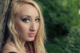 Kizzy Lee's Instagram, Twitter & Facebook