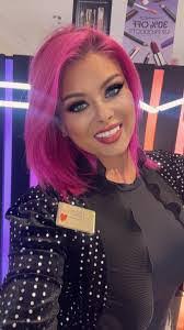 Angela Botz's Instagram, Twitter & Facebook