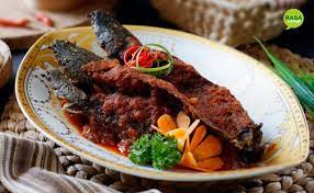 Hasil akhirnya, daging sapi yang diiris tipis lalu digoreng ini akan punya tekstur kering dan renyah. Balado Ikan Lele Goreng Rasasayange Co Id