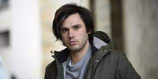 A rapper who's been around for quite a while, but i only got interested in his music recently. Orelsan En Veut A Public Pour Avoir Ebruite Sa Relation Avec Ahelya