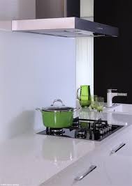 Epingle Par Glastetik Sur Credence En Verre Laque Credence Verre Credence Verre Clair