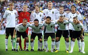 Sie verzauberten ganz deutschland.doch was machen die jungs der nationalmannschaft von der wm 2006 eigentlich heute? Wm 2010 Deutsche Mannschaft Spater Sieg Fur Klinsmann Sport Sz De