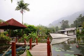 Sailor S Rest Resort Bermalam Glamping Atas Bot Glamping Retreats Resort