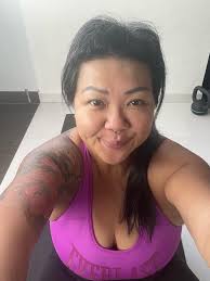 Sleepy head yoga + stretch. Good morning! 早睡早起身体好🙌