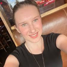 Beth Dusenka's Instagram, Twitter & Facebook