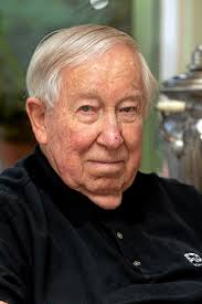 Mr. Whittier' Hubert Perry, friend of President Nixon, dies at 102