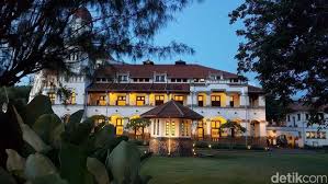 Aku tidak tahu siapa nama kedua gadis kecil asal belanda tersebut. Tak Boleh Lagi Ada Wisata Mistis Di Lawang Sewu Semarang