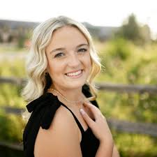 Addison Kraft's Instagram, Twitter & Facebook