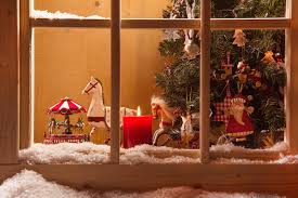 I veri amanti del natale con largo anticipo pensano a come sarà la loro casa addobbata per il natale e, almeno una volta, avranno immaginato di aggiungere ai consueti addobbi una casa per babbo natale: La Casa Di Babbo Natale Scopri Dove Vive Dal Polo Nord All Italia
