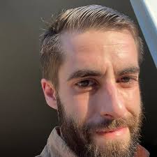 El futbolista profesional, lan Wright, se reúne con su ex profesor, Sydney  Pigden. Él dijo que fue la primera figura masculina positiva que tuvo