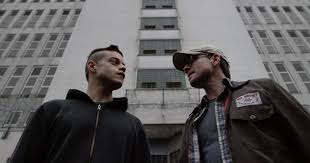 Résultat de recherche d'images pour "mr robot"