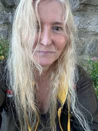 Two years ago. Having a FANTASTIC hair day… 😀