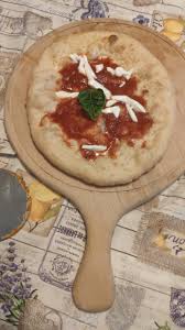 20 g di farina 00, 250 g di farina manitoba, 100 g di burro a pomata, 13 g di lievito, 10 g di sale, 5 g di zucchero, 2 uova. Pizza E Panzerotti Fritti Napoletani La Pizza Buona Alla Portata Di Tutti