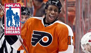 Wayne simmonds is out for six weeks after suffering a broken wrist in saturday's win in vancouver. Simmonds Making Goals Dreams Come True Nhlpa Com