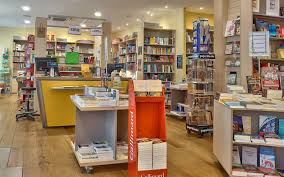 Visite Virtuelle De La Librairie La Maison Jaune A Neuville Sur Saone Visites Virtuelles Photos Immobilieres