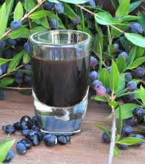 Si tratta di un liquore solitamente servito in accompagnamento a gelati, oppure come. La Ricetta Del Liquore Di Mirto Corbula