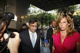 Miguel sousa tavares escreve de acordo com a antiga ortografia. Miguel Sousa Tavares E Teresa Caeiro Separados Mas Ainda Sem Divorcio Nacional Flash