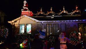 Santa and reindeer for roof. Santa Visits The Rooftops Of Pelham Shelby County Reporter Shelby County Reporter