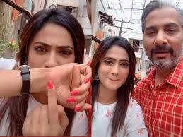 Meena kumari august 1, 1932 was the day mahajabeen bano was born into an impoverished family. Shweta Tiwari Posts A Video For Worried Fans Says She Is Fine And It Was A Very Minor Injury Times Of India