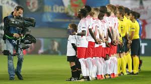 Deutschland muss in die nukleare teilhabe der nato investieren. Zugpferd Oder Raubtier Was Der Fussball Mit Dem Sport In Deutschland Macht