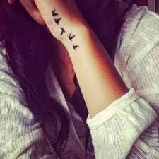 Idée tatouage simple sur avant bras, une ancre marine. Tatouage Bras Femme 50 Idees De Tatouages Et Leur Signification 2021