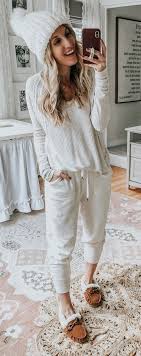 Et, pour être belle et tendance de la tête aux pieds, ne manquez pas non plus nos collections de chaussures pour femme, de. 78 Idees De Cocooning Mode Tenue S Habiller