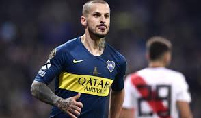 Sobre el inicio del primer tiempo, apenas habían transcurrido diez minutos del. Benedetto Celebra Gol De Boca Sacando Lengua A Defensas De River Plate La Fm