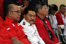 We wear it with our pants. Ketum Bulan Sabit Merah Indonesia Sarankan Ini Ke Hendropriyono
