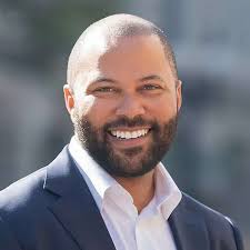 Returning from the campaign- welcome back, Warren Logan!