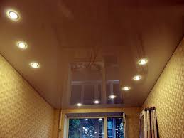 Le distanze tra l'uno e l'altro variano in base alle dimensioni della parte illuminante degli stessi. La Posizione Delle Lampade Sulla Tensione Infissi Nel Controsoffitto Opzioni Di Design La Scelta Dell Illuminazione