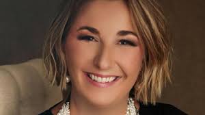 Jana Gerber's Instagram, Twitter & Facebook