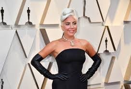 وقالت ليدي غاغا بعد استلامها جائزة أوسكار أفضل أغنية لـshallow عن فيلم a star is born إن الاهم من الفوز بالجوائز هو عدم الاستسلام وتابعت وأضافت ليدي غاغا في كلمتها المميزة بالأوسكار:الأمر لا يتعلق بالفوز ولكن بعدم الاستسلام وإذا كان لديك حلم فقاتل من أجله. Ù„ÙŠØ¯ÙŠ Ø¬Ø§Ø¬Ø§ ØªØ±ØªØ¯ÙŠ Ø£ØºÙ„Ù‰ Ø¬ÙˆÙ‡Ø±Ø© ÙÙŠ ØªØ§Ø±ÙŠØ® Ø­ÙÙ„ Ø§Ù„Ø£ÙˆØ³ÙƒØ§Ø± ØªØ¹Ø±ÙÙŠ Ø¹Ù„Ù‰ Ø³Ø¹Ø±Ù‡Ø§ Ø§Ù„Ø¬Ù…Ø§Ù„ Ù†Øª