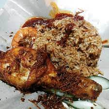 Nasi lemak is malaysia's national dish. Nasi Lemak Goreng Sedap Unik Oleh Chef Fauzey Hanya Di Pj Old Town