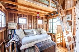 Rustic And Romantic Tree House Rental In Sonoma Wine County Renting A House Treehouse Vacations House